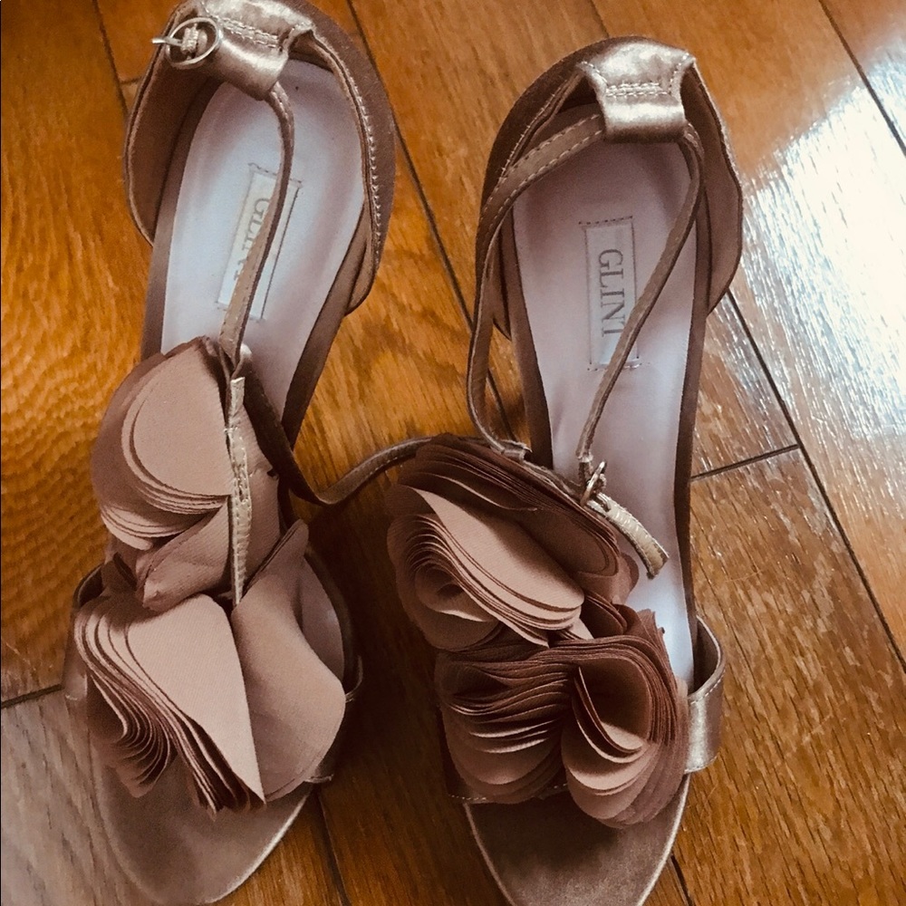 Heels - Picture 2 of 3